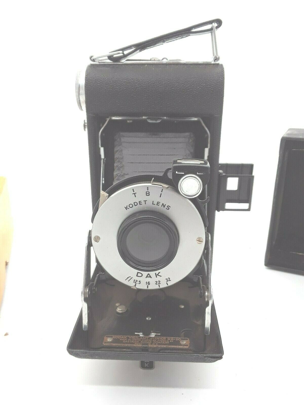 New/unused Kodak Vigilant Folding Camera #6-20 W/ Kodet Lens & Dak Shutter. Read