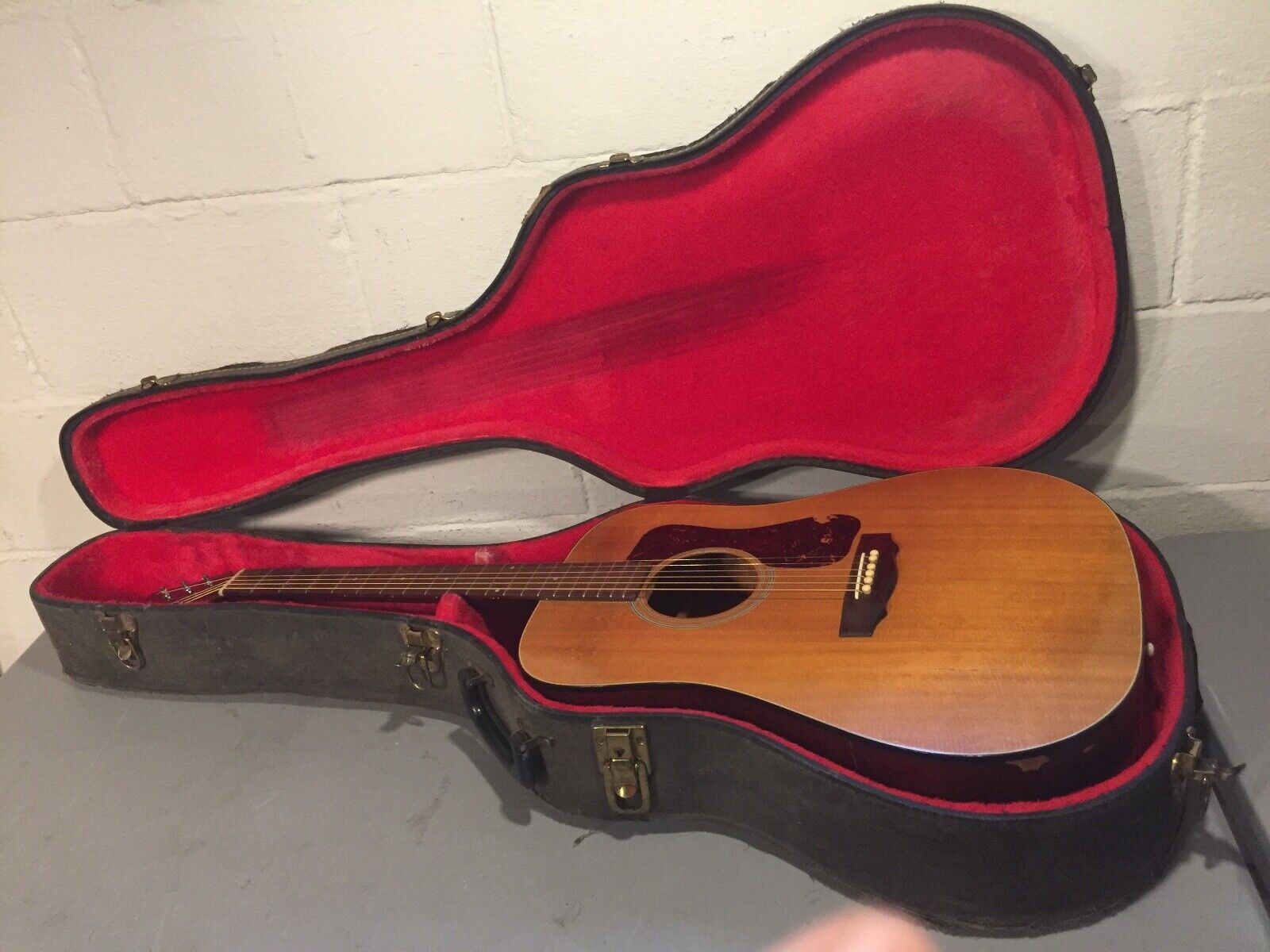 1973 Guild Acoustic Guitar W/ Hard Case. Bluegrass Model D-35. Dreadnought