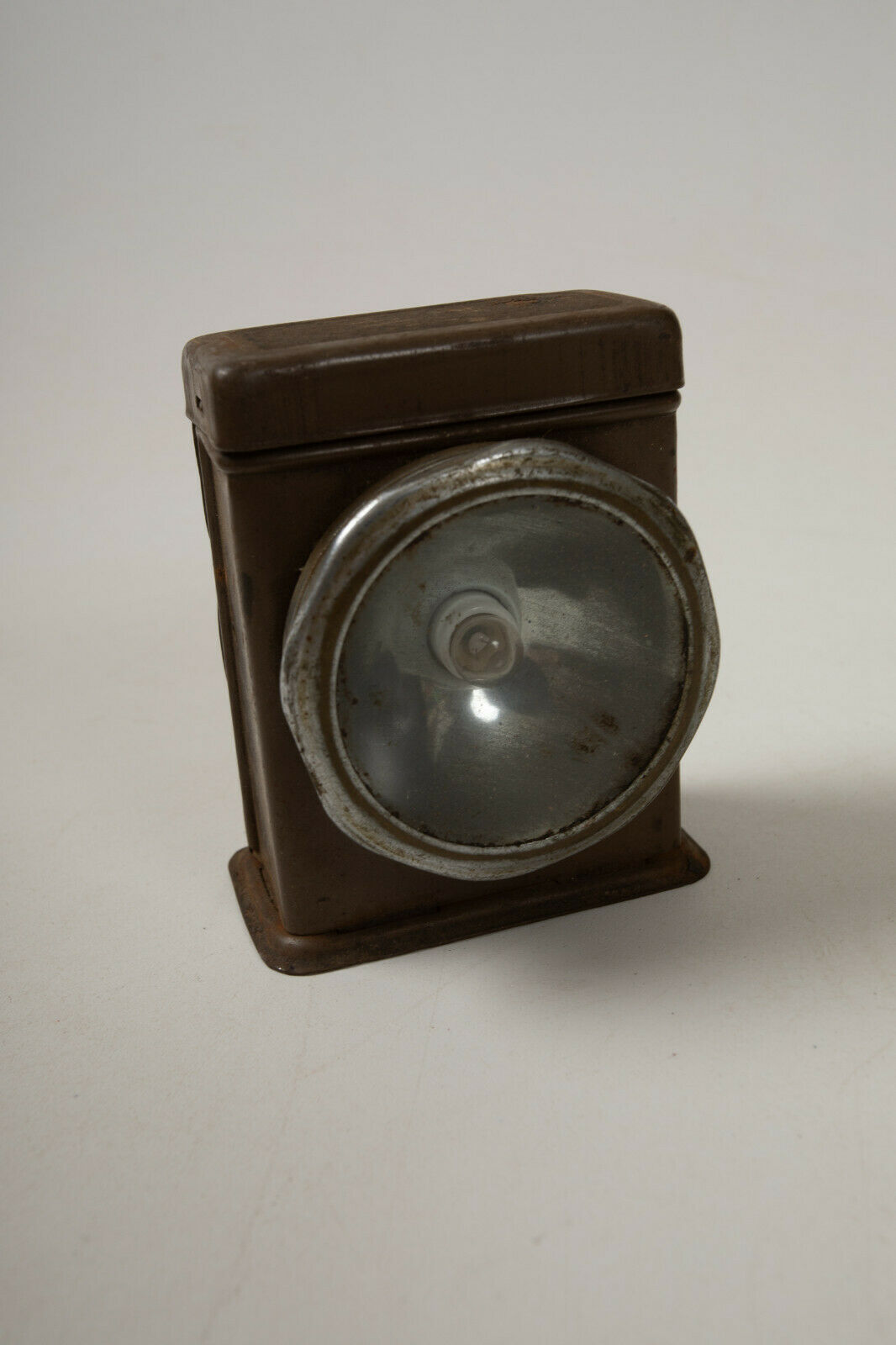 Pressed Steel Miners Flashlight 2 D Cell (m2l) Pat Date 1933 Glass Lens Rusted